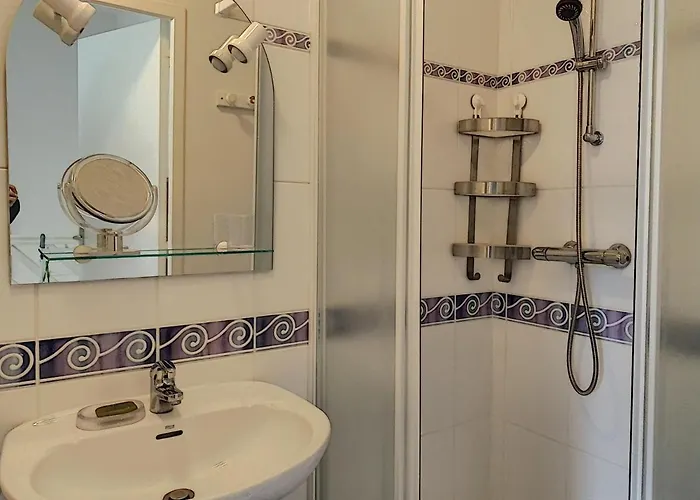 Duplex Avec Terrasse Pres De La Et Commerces - - Fr-1-361-374 * Saint-Pair-sur-Mer