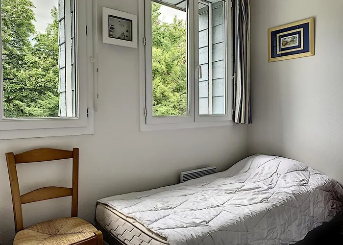 Duplex Avec Terrasse Pres De La Et Commerces - - Fr-1-361-374